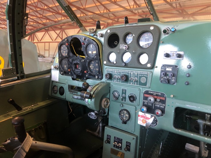 LAK cockpit